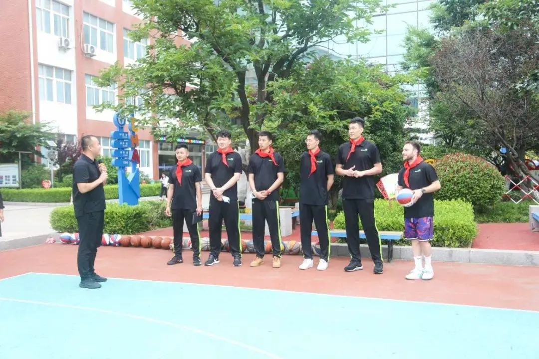 哪里可以找到专业的篮球教练_1